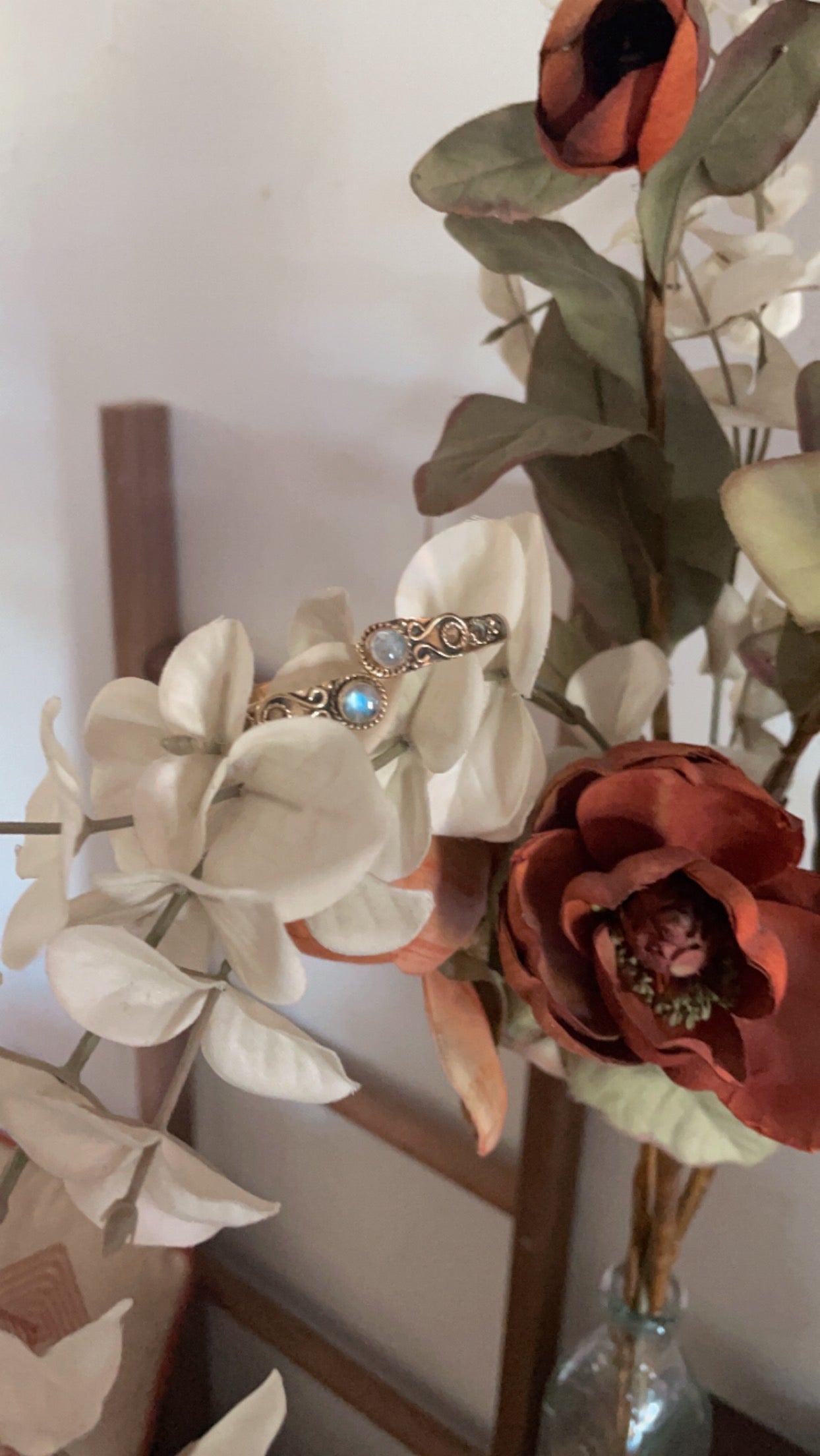 Elevate your style with our Antique Moonstone Cuff Bracelet, a stunning piece of sustainable jewelry that combines vintage charm with modern elegance. This handcrafted jewelry item features a beautiful moonstone, making it a perfect addition to your collection of bohemian jewelry.
Designed for those who appreciate unique bracelets, this cuff showcases intricate detailing that reflects the timeless appeal of vintage jewelry. Pair it effortlessly with statement necklaces or layer it with minimalist rings for