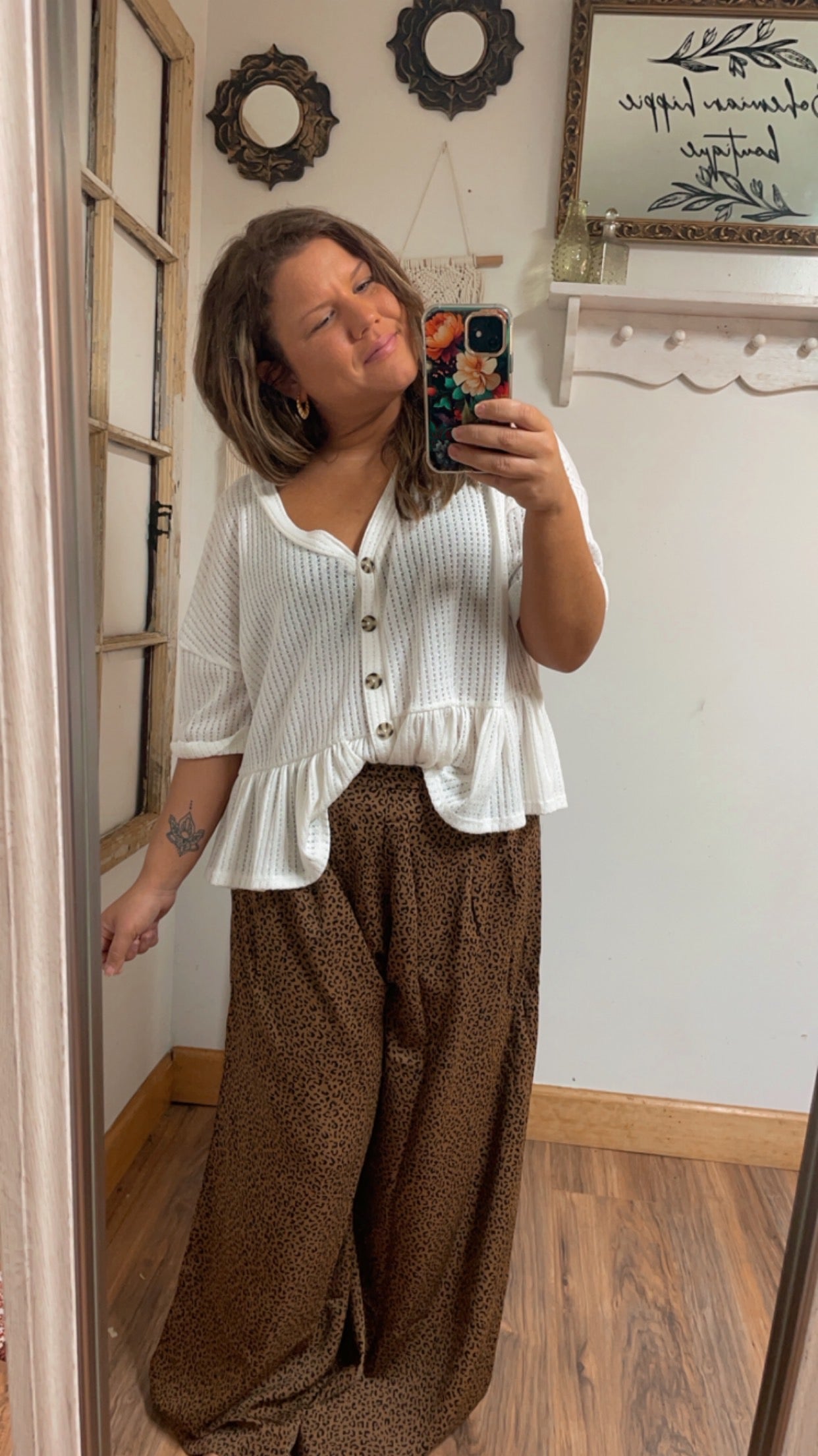 Vintage-Inspired Leopard Wide Leg Pants